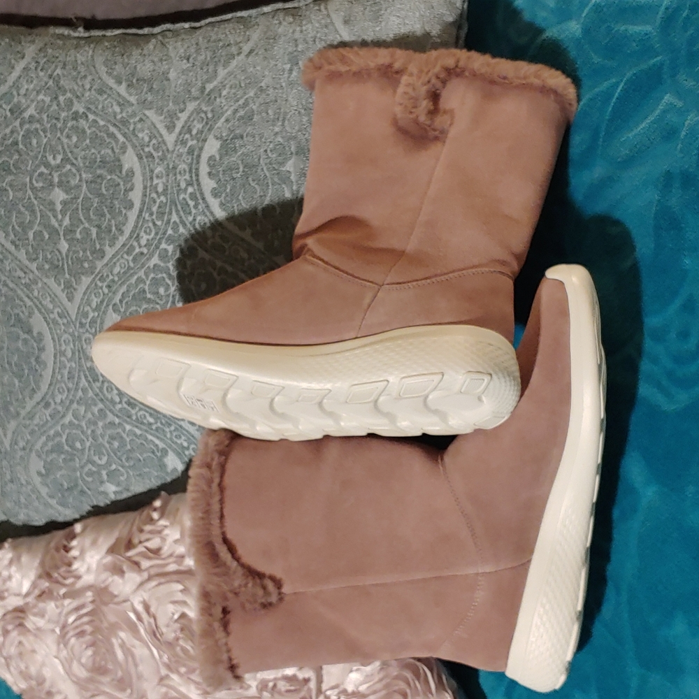 Skechers on The go size 10